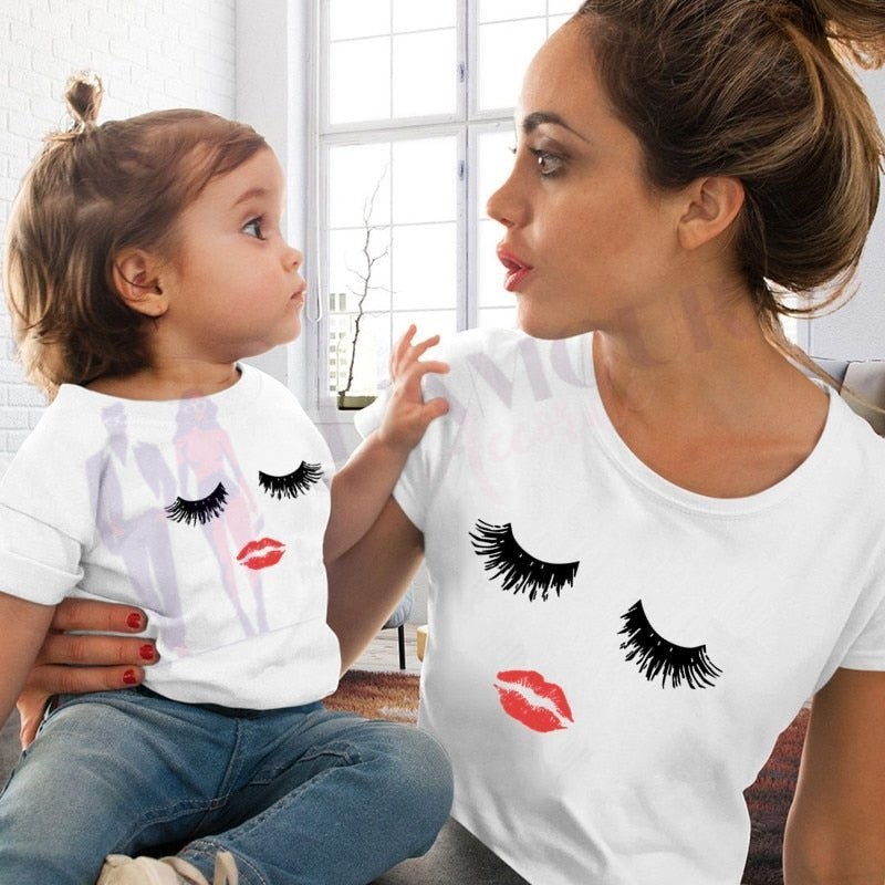 t-shirt-cils-femme-684397